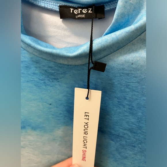 Terez mockneck rashguard - Picture 4 of 4